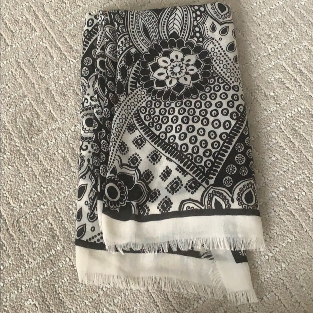 Loft Scarf